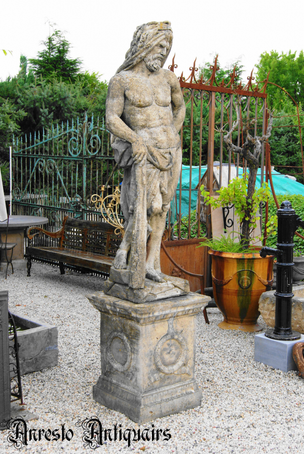 Ref. 08 – Tuinbeeld in gemalen kalkzandsteen Hercules