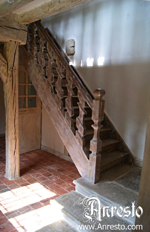 Ref. 08 – Antieke trap, vakwerkhuis te koop