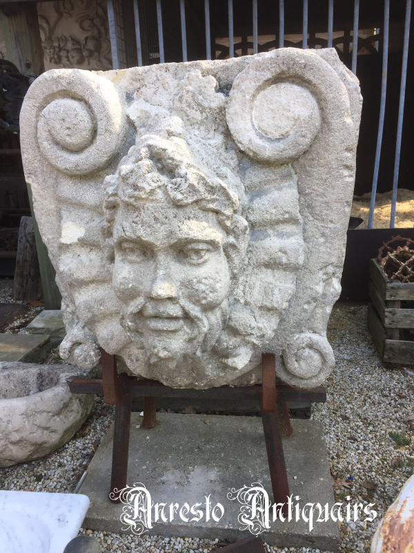 Ref. 54 – Antieke stenen sater, oude stenen saterkop