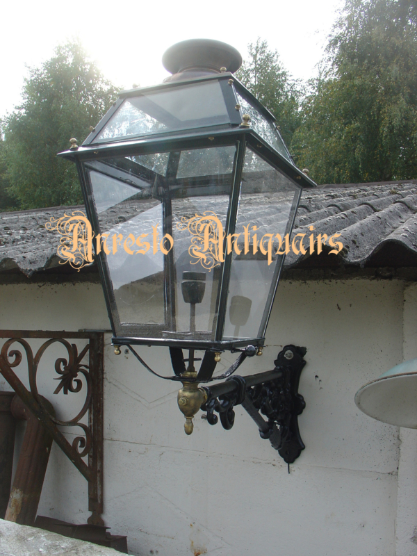Ref. 34 – Antieke Franse ijzeren tuinlantaarnlamp