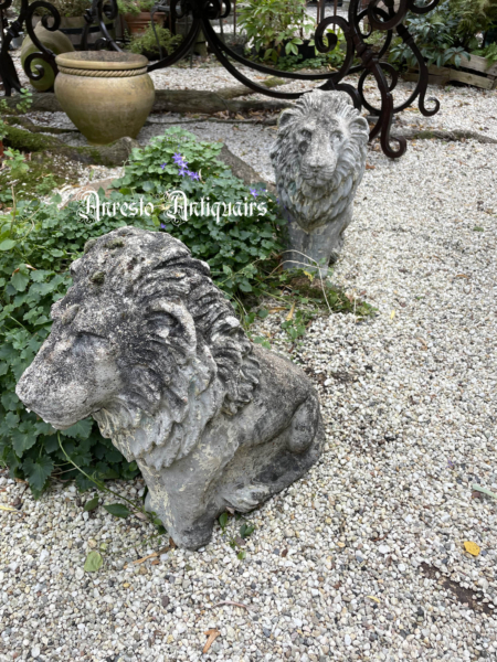 Ref. 01 – 2 antieke Franse kleine leeuwen foto 1