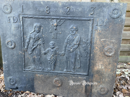Ref. 30 – Antieke gietijzeren haardplaat foto 1