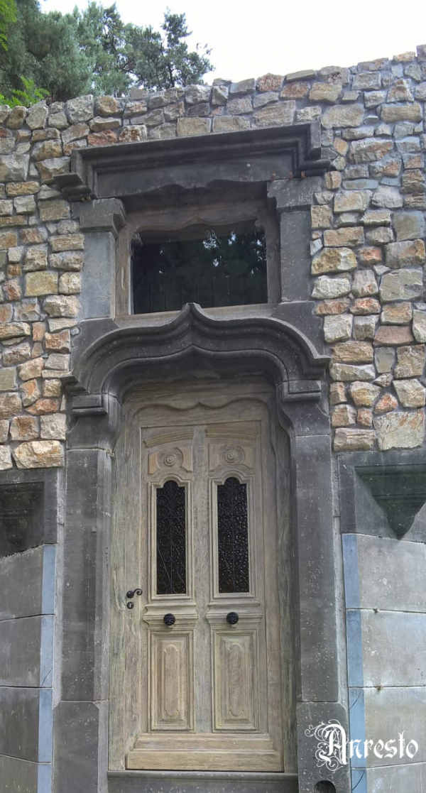 Antieke landelijke buitendeur