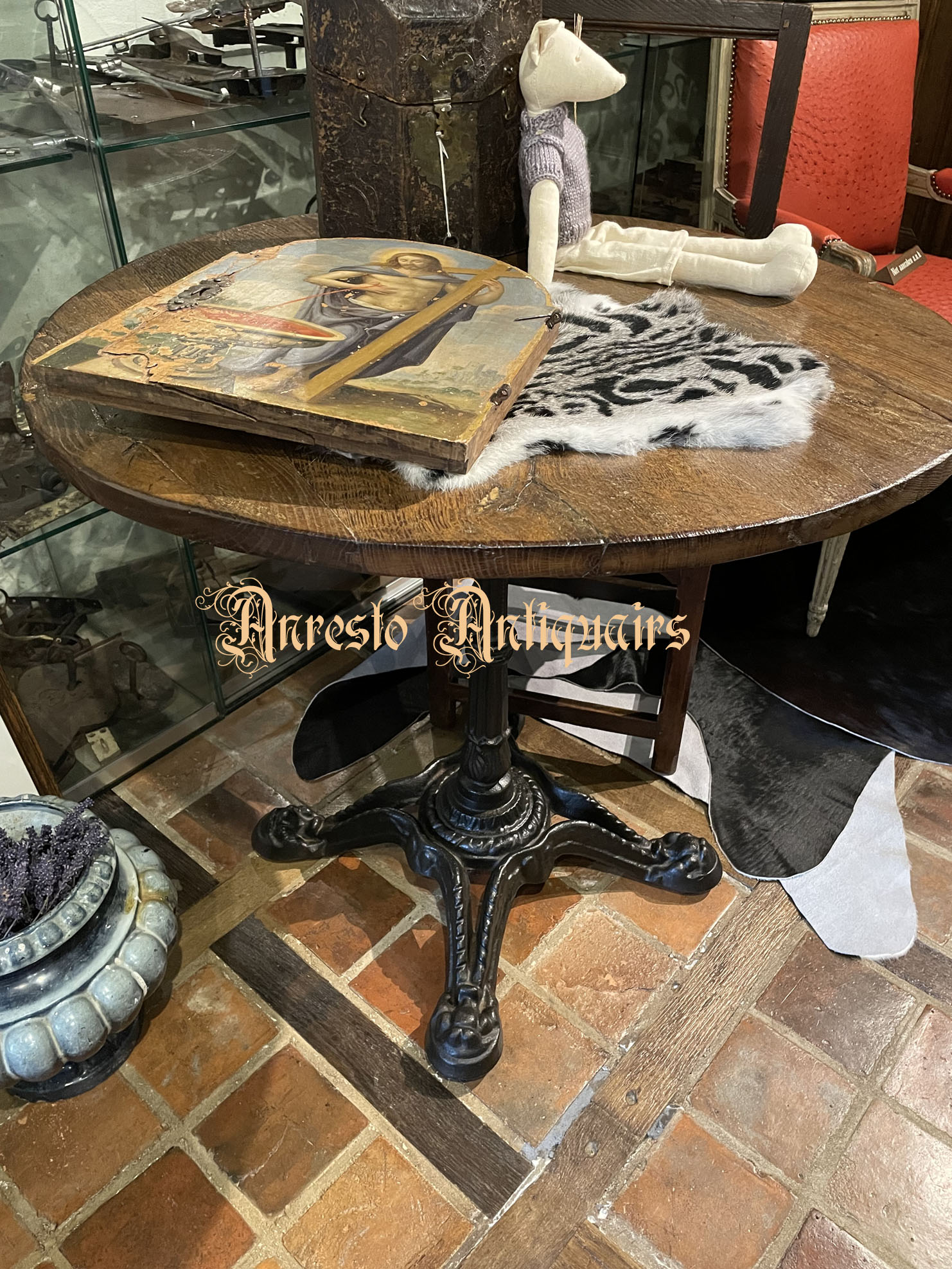 Ref. – Antieke ronde tafel op gietijzeren poot - Anresto