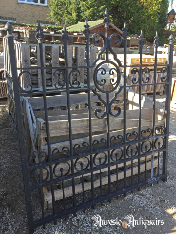 Ref. 12 – Oude ijzeren Renaissance poort
