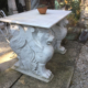 Ref. 38 – Neorenaissance Carrara marmeren leeuwen met tafelblad foto 1