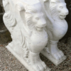 Ref. 38 – Neorenaissance Carrara marmeren leeuwen met tafelblad foto 2