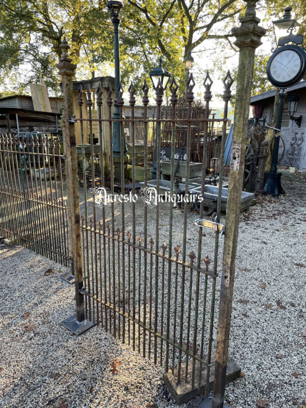 Ref. 104 – Antieke smeedijzeren tuinpoort - Afbeelding 2