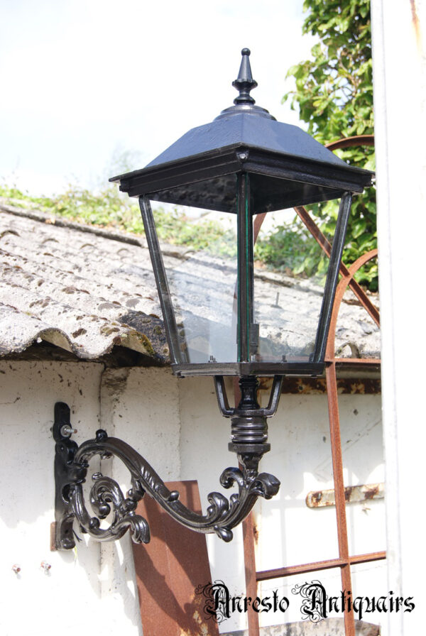 Ref. 17 – Antieke Brusselse tuinmuurlantaarn, antieke Brusselse tuinlantaarn