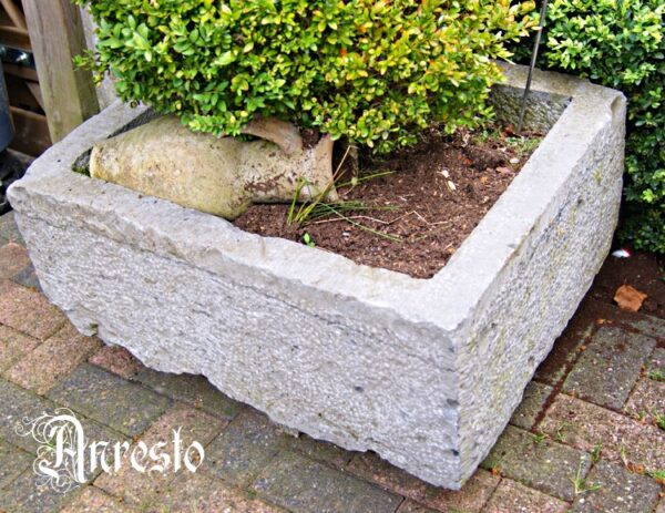 Ref. 24 - Henegouwse blauwe steen voederbak