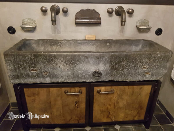 28 – Exclusieve badkamer kasten door ons op maat gemaakt