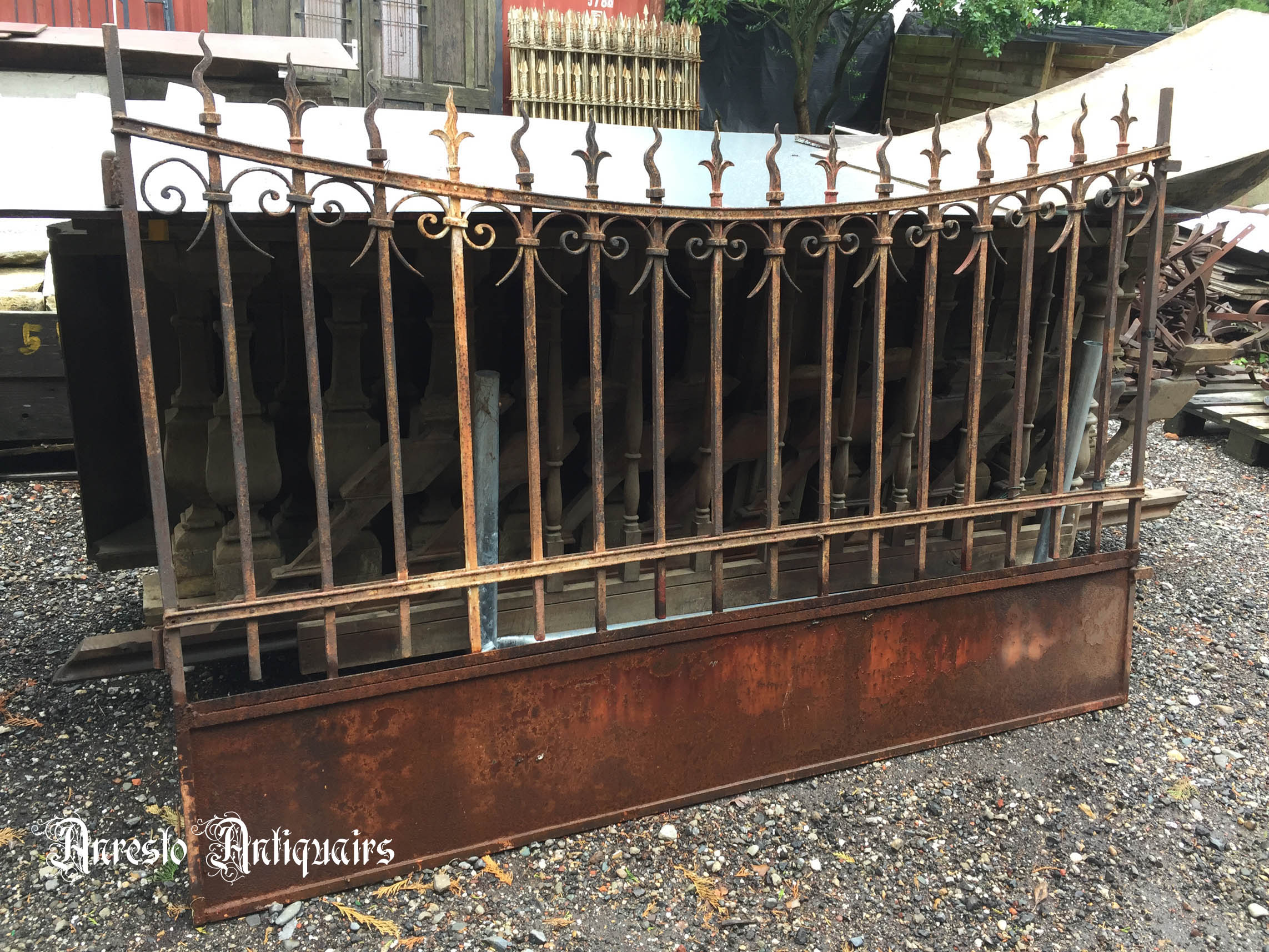 Ref. 28 – Antieke smeedijzeren poort, oude poort in smeedijzer