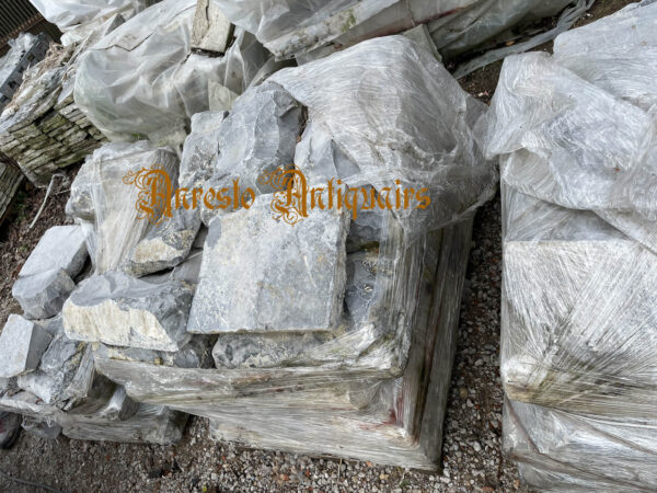 Ref. 54 – Antiek lot Franse blauwstenen hoevedallen