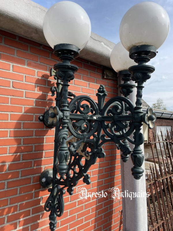Ref. 98 – Antieke gietijzeren kasteellantaarnlamp