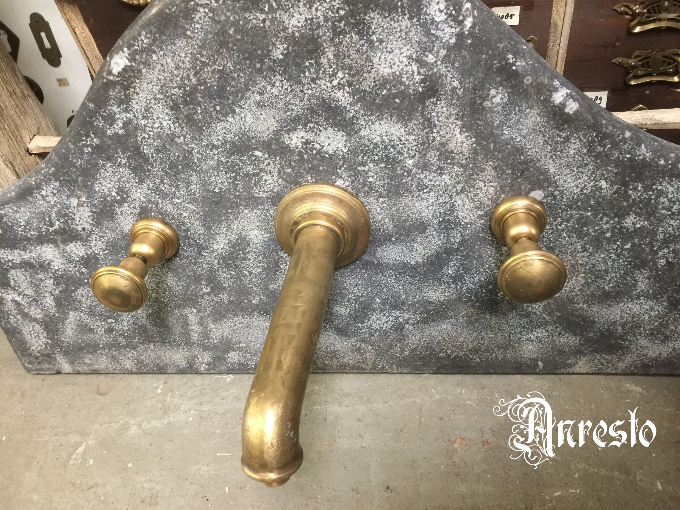 Ref. 20a - Antieke kranen, oude waterkranen, nostalgische en retro kranen, brocante kranen