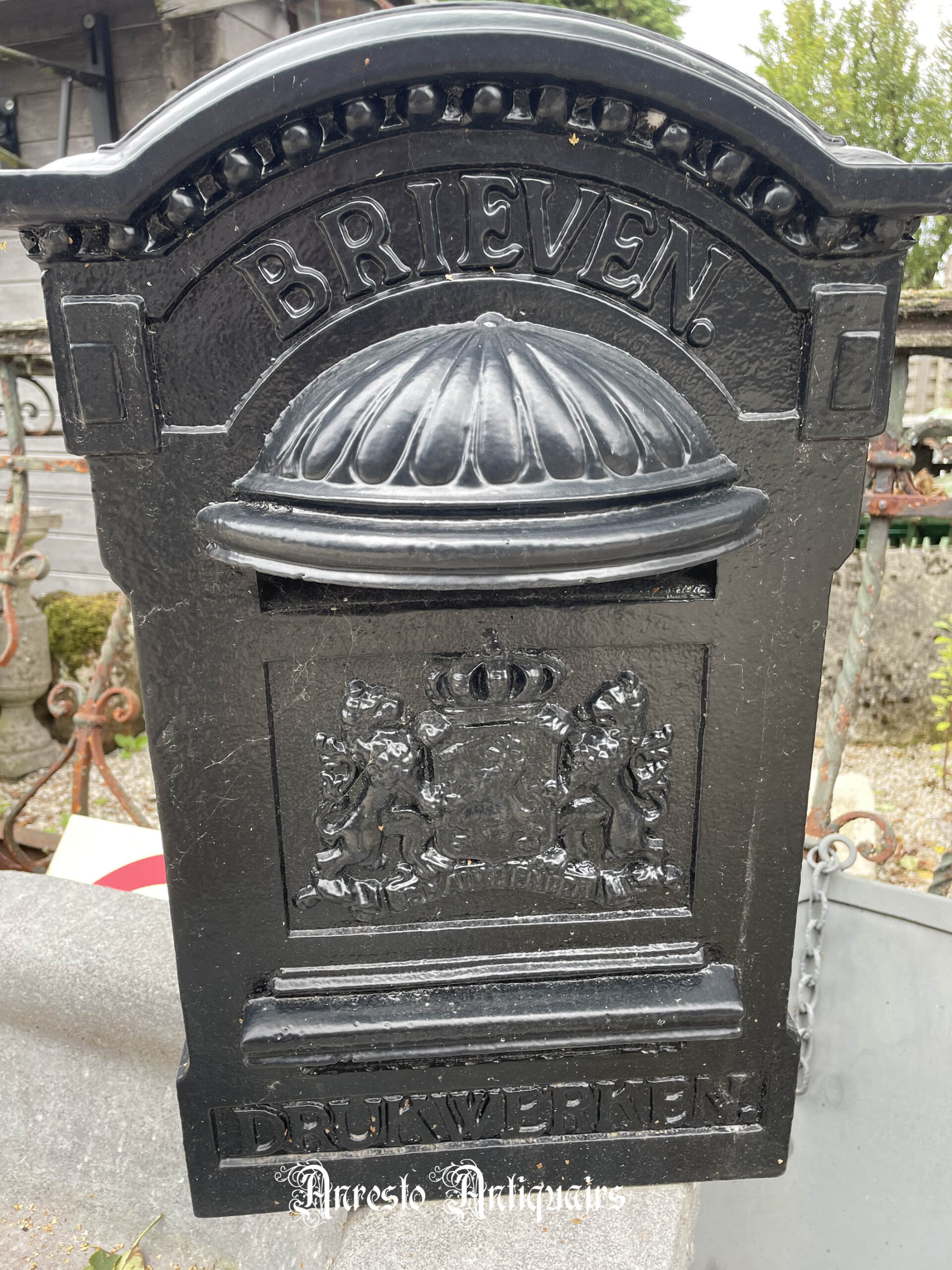 Ref. 70 – Hollandse gietijzeren brievenbus foto 1
