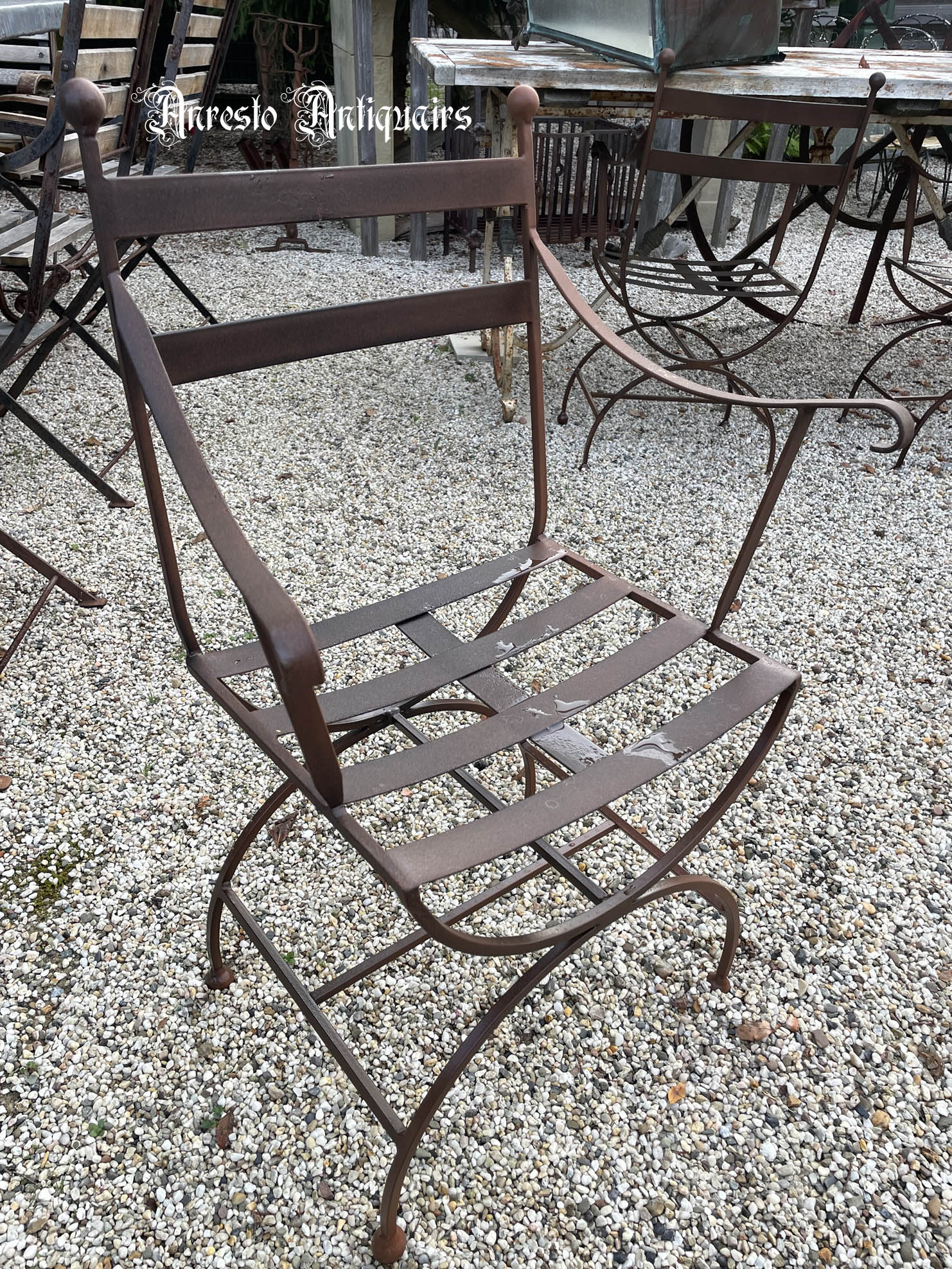 Ref. 67 – Italiaanse tuinstoel met armleuning foto 1