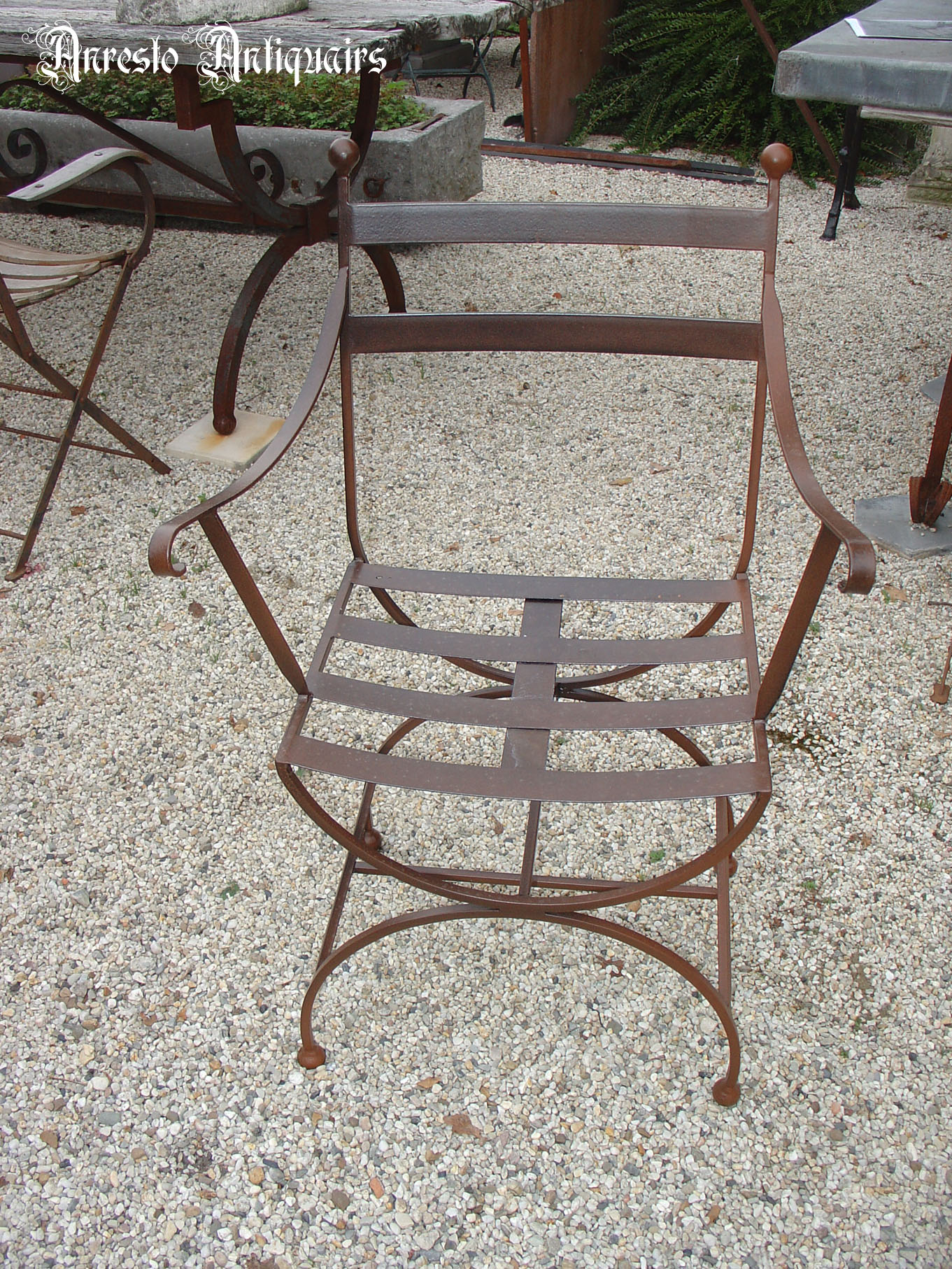 Ref. 67 – Italiaanse tuinstoel met armleuning foto 3