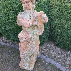 Ref. 13 – Antiek terracotta tuinbeeld foto 1