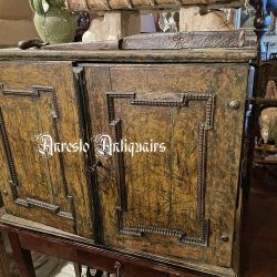 22_Documentkabinetje_18de_eeuws_Renaissance_foto_1