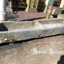 30_Blauwstenen_voederbak_Franse_Ardennen_17de_eeuw