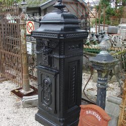 Ref. 56 – Antieke gietijzeren brievenbus foto 1